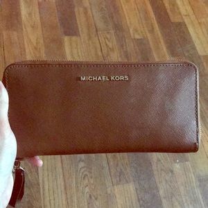 Michael kors wallet